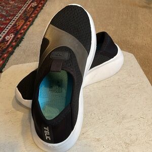 Telic Cloud9 Slip On Sneakers